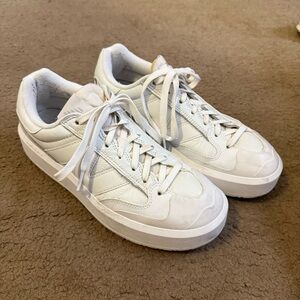 White New Balance CT302